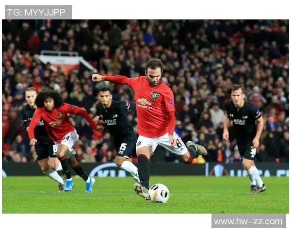 曼联首发阵容解析与战术布局探讨助力球队争夺荣耀 曼联首发阵容解析与战术布局探讨助力球队争夺荣耀