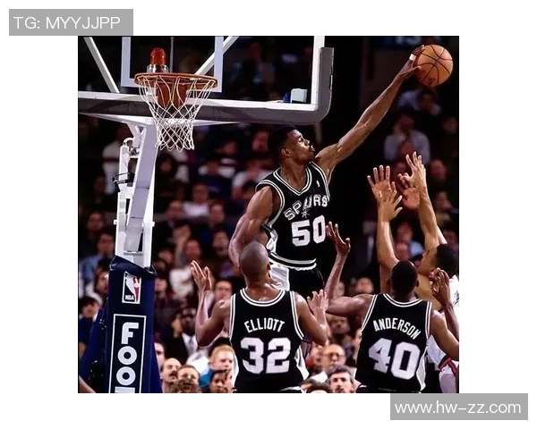 格伦罗宾逊的传奇篮球生涯与对现代篮球的深远影响分析 格伦罗宾逊的传奇篮球生涯与对现代篮球的深远影响分析